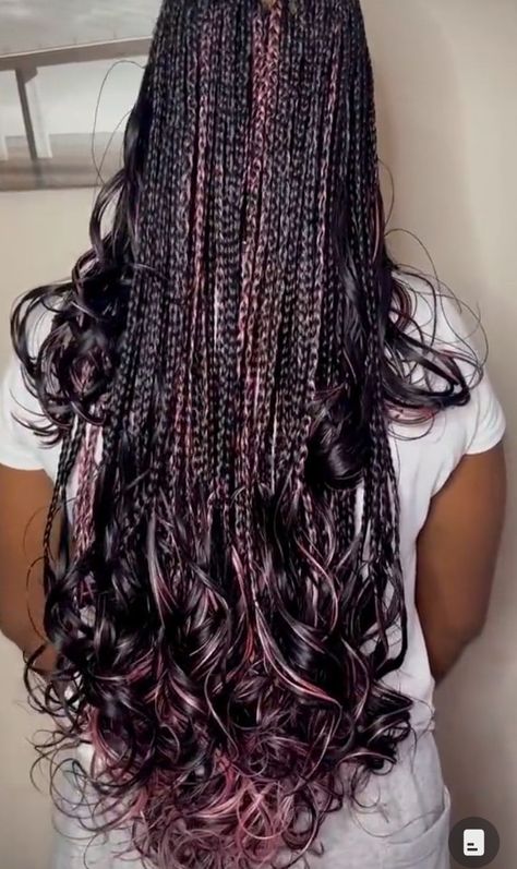 Black Box Braids With Highlights, Hair Inspo Braids Black, Black And Blue French Curl Braids, Pink And Black French Curl Braids, Box Braid Colour Ideas, Pink And Brown French Curl Braids, Pretty Braid Colors, Braid Ideas With Color, French Curl Braids Color Ideas