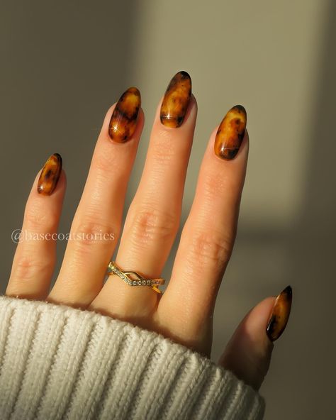 JASMIN | Forever a tortoiseshell kinda girlie 🤎 swipe for the final look 🫶🏻 1. Apply a layer of jelly yellow (if you don’t have jelly gels, mix a… | Instagram Fall Nail Designs Almond, Fall Nail Designs Almond Shape, Nail Designs Almond Shape, Nails Inspiration Short, Trending Nail Art Designs, Short Fall Nail, Nail Designs Almond, Brown Fall Nails, Fall Nails Inspiration