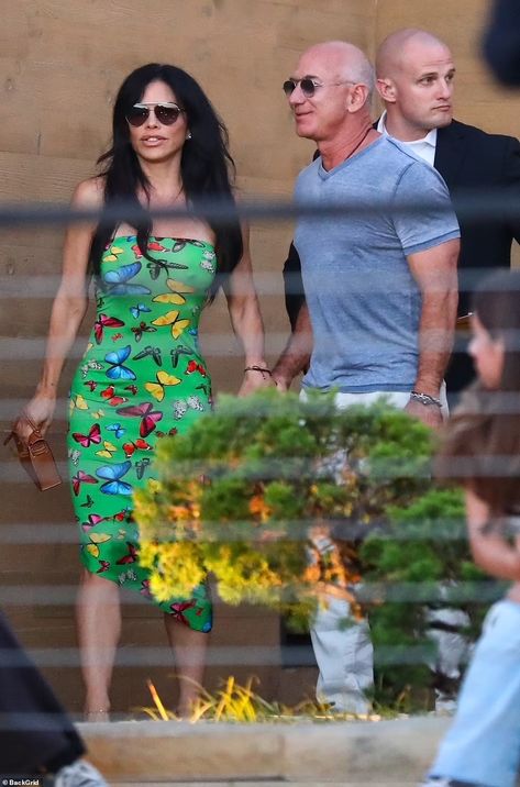 Hermes Birkin Mini, Strapless Green Dress, Brunette Black Hair, Nobu Malibu, Lauren Sanchez, Long Dark Hair, Exotic Women, Jeff Bezos, Butterfly Dress