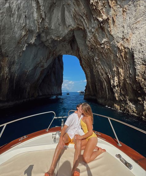 lovers arch, couple content, couple photo inspo, capri italy, summer couple, ocean couple, summer couple photo inspo, Italy summer, Italy couple photo inspo Honey Moon Aesthetic Italy, Capri Italy Honeymoon, Boat Amalfi Coast, Italy Proposal Amalfi Coast, Europe Honeymoon Aesthetic, Italian Honeymoon Aesthetic, Italy Love Aesthetic, Italy Romance Aesthetic, Capri Proposal