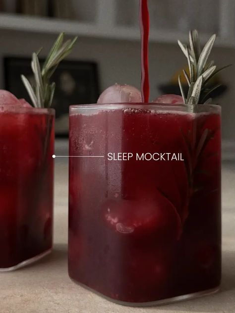 Cherry Spritz Cocktail, Midnight Cherry Spritz, Cherry Mocktail For Sleep, Cherry Mocktail Recipe, Mocktail Aesthetic, Mocktails Aesthetic, Spring Mocktail, Sparkling Water Drinks, Drink Night