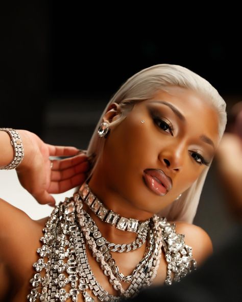 Tina Snow @revlon Glam on HISS | Instagram Tina Snow, Victoria Monet, Megan Thee Stallion, Black Women Makeup, February 3, Female Rappers, Hip Hop Culture, Fly Girl, Celebrity Makeup