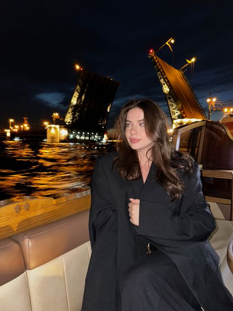 Night Boat Ride Aesthetic, Dubai Yacht Night, Boat Night Aesthetic, Yacht Poses, Perspective Poses, Boat Party Outfit, Yacht Photoshoot, Boat Photoshoot, Yacht Fashion