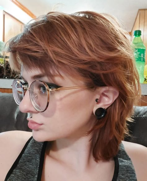 Short Shag Haircuts Without Bangs, Alternative Short Haircuts For Women, Copper Hair Short Pixie Haircuts, Shag Scene Hair, Shaggy Short Mullet For Women, Short Hair Ideas Straight, Wolfcut Women Straight Hair, Shaggy Nonbinary Hair, Short Shaggy Haircuts For Women