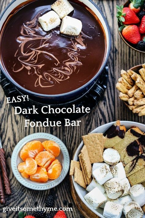 Chocolate Fondue Bar, Dark Chocolate Fondue, Fondue Bar, Fondue Dippers, Raclette Recipes, Chocolate Fondue Recipe, Fondue Night, Pasta For Dinner, Fondue Recipe