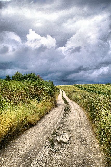 Road / Út by david.vigh, via Flickr The Road Less Traveled Art, Pictures Of Roads, Photos Black And White, Beautiful Roads, Country Roads Take Me Home, Country Scenes, Dirt Road, Back Road, Storm Clouds