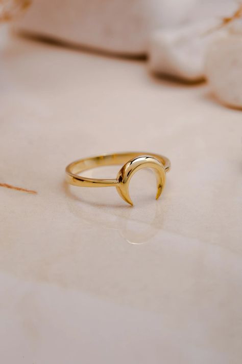 Moon Rings, Jewelry Making Classes, Crescent Moon Ring, Minimalist Necklace Gold, Ring Minimal, Cute Ring, Minimal Ring, Gold Rings Stackable, Gold Statement Ring