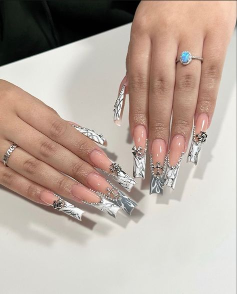 #chromenails #long nails # grey and white nails Silver Cross Nails, White Nails Cross, Chrome And White Nails, Silver And Grey Nails, Nails Grey And White, White And Gray Nails, White And Chrome Nails, Chrome Cross Nails, Iceland Nails