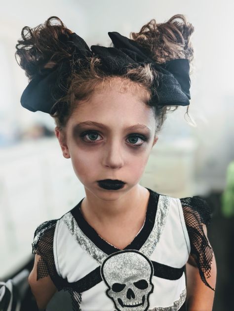 Creepy Cheerleader Makeup, Zombie Makeup Ideas Easy Kids, Toddler Zombie Makeup, Zombie Cheerleader Face Paint, Dead Cheerleader Makeup Kid, Diy Zombie Makeup For Kids, Kids Zombie Makeup Girl, Zombie Makeup Ideas Kids, Girls Halloween Makeup Kids