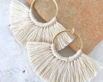 Clip On Tassel Earrings, Diy Macrame Earrings, Gold Hoops Earrings, White Tassel Earrings, String Earrings, Organic Earrings, Earring Inspiration, Festival Earrings, Ivory Earrings