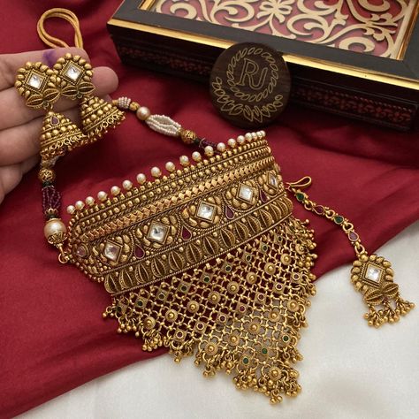 Rajasthani Choker Necklaces, Aad Necklace Designs Rajputi, Rajasthani Aad Design Gold, Rajputi Jwellery Designs Gold, Aad Designs Rajputi Gold, Rajasthani Gold Necklace, Rajputi Jewellery Royal Set, Aad Designs Rajputi, Rajputi Aad Design Gold