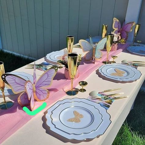 Butterfly Themed Birthday Party Table Set Up, Butterfly Table Setting Ideas, Butterfly Garden Party Centerpieces, Butterfly And Flower Theme Party, Sweet One Theme Centerpieces, Simple Butterfly Centerpieces, Rainbow Butterfly Party Decoration, Butterfly Wedding Theme Centerpieces, Butterfly Theme Table Centerpiece