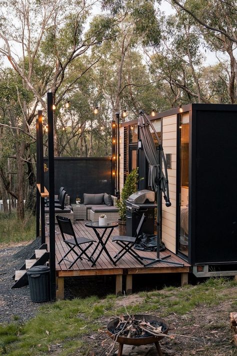 Australia's best tiny house accommodation | Better Homes and Gardens Tiny Home Backyard, Tiny Home Patio Ideas, Tiny Home Patio, Tiny House Patio Outdoor Spaces, Tiny House Landscaping Ideas, Tiny Homes Australia, Tiny Home Outdoor Space, Airbnb Tiny House, Tiny Summer House