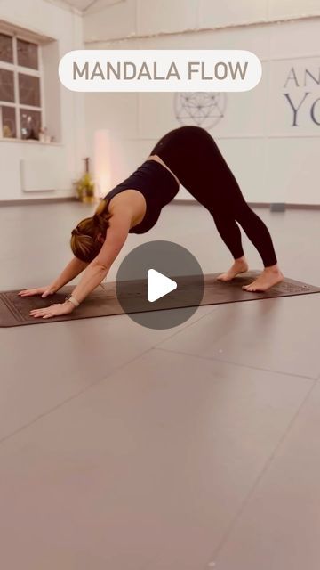 Kate Taylor 🧘🏻‍♀️ on Instagram: "Sometimes our yoga practice can become very linear, moving in sequences that involve us taking poses on the right side of the body, then repeating those same poses on the left. This is all well and good, but if we always practice in this way, our brains get used to the movement, meaning we can lose focus.   Last week I decided to switch it up, working with a mandala flow. “Mandala” is a Sanskrit word that means “complete” or “circle.”  We moved all around the mat, transitioning through poses in different ways to make the journey. The back of the mat becomes the front, we have a different view point, and we are pushed out of that comfortable linear style of moving.   If you want to try this style of movement you can join me at The Spring Retreat @anahatayo Creative Yoga Flow Sequence, Slow Flow Yoga Sequence Asana, Dynamic Yoga Poses, Mandala Yoga Sequence, Peak Poses In Yoga, Power Yoga Flow Sequence, Vinyasa Yoga Flow Sequence, Power Yoga Sequence, Yoga Transitions