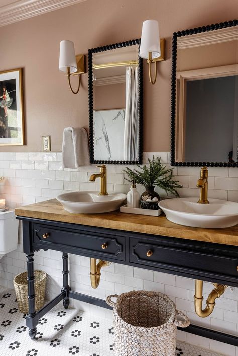 Blush And Green Bathroom, Pink Bathroom With Black Fixtures, Classy Pink Bathroom Decor, Navy And Blush Bathroom, Gold Fixtures Bathroom, Black Pink Bathroom, Pink Snd Gold Bathroom, Blush Bathroom Ideas, Pink Bathroom Makeover