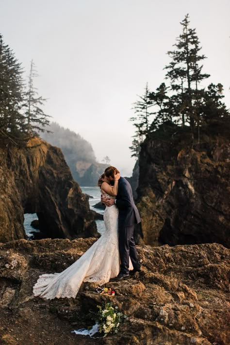 Oregon Weddings, Oregon Coast Elopement, Oregon Coast Wedding, Engagement Plan, Southern Oregon Coast, Coast Elopement, Park Elopement, Elopement Ceremony, Beach Elopement