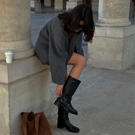 Boots Street Style, Two Tone Boots, Celine Boots, Aw 2024, Autumn Looks, Slouchy Boots, Animal Print Fashion, Trending Boots, Knee High Leather Boots