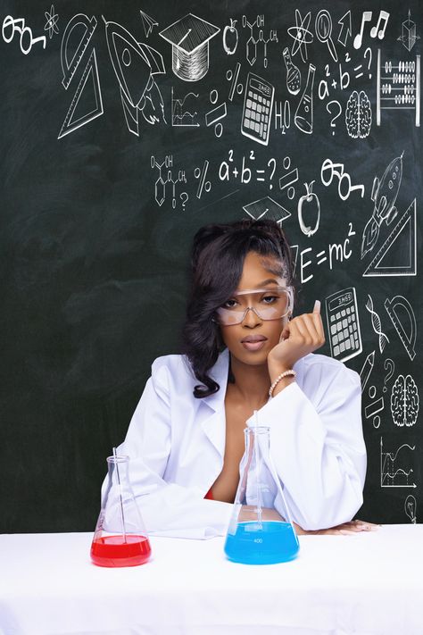 Biology Major Photoshoot, Pharmacy Graduation Photoshoot, Black Doctor Graduation Pictures, Pharmacist Photoshoot Ideas, Graduation Pictures Science, Science Major Graduation Pictures, Science Lab Photoshoot, Forensic Graduation Pictures, Biology Degree Graduation Pictures