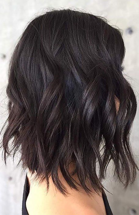 25 Sexy Black Hair With Highlights to Try in 2020 - The Trend Spotter Longbob Hair, Short Hair Highlights, Black Hair With Highlights, Different Hair Colors, Brown Hair Color, Dark Brown Hair Color, Penteado Cabelo Curto, Short Hairstyle, Loose Curls