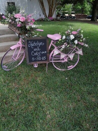 Bicycle Floral Arrangement, Decorated Bikes With Flowers, Decorated Bicycles Ideas, Decorated Bicycle, Bike With Flowers, Bicycle Decoration, Flower Bicycle, Bicycle Flowers, Design A Garden