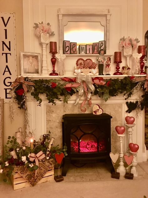 Valentines Day Fireplace Decor Mantles, Valentines Day Decorations Fireplace, Vintage Romantic Home Decor, Valentine's Mantle Decor, Winter Valentine Mantle Decor, Valentines Mantle Decor With Tv, Valentines Day Mantel Decorating Ideas, Valentine Mantle Ideas, Valentines Day Mantel Decor