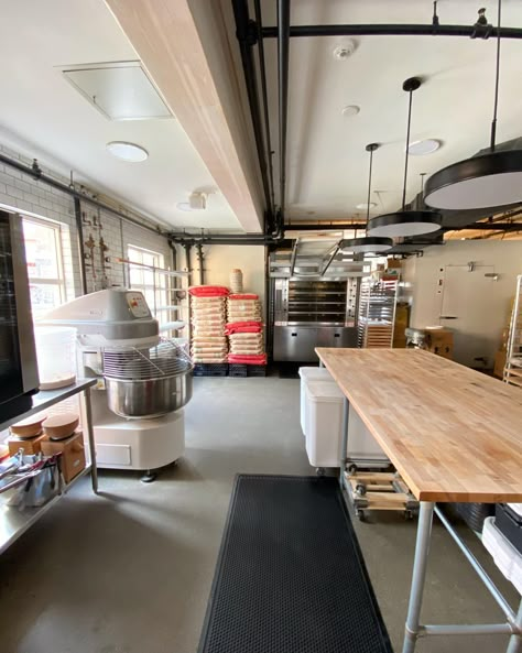 Bakery Commercial Kitchen, Farmhouse Commercial Kitchen, Rustic Commercial Kitchen, Garage Bakery Home, Home Bakery Kitchen Layout, Micro Bakery Layout, Pastry Kitchen Design, Small Bakery Kitchen Layout, Commercial Bakery Kitchen