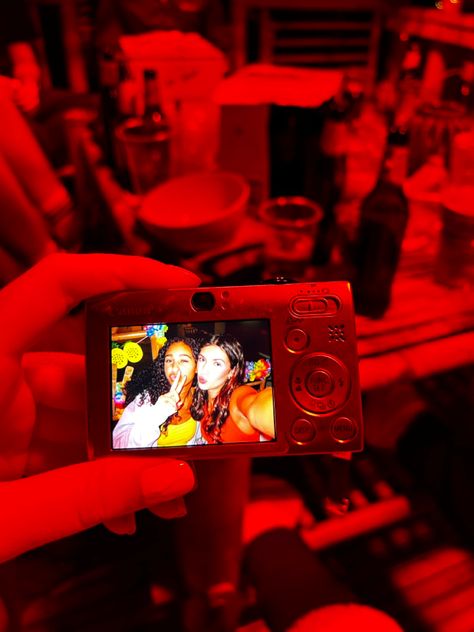 00s Party Aesthetic, Digital Camera Party Photos, Party Digital Camera, Film Photography Party, Cannon Digital Camera, Party On Film, Teenage Party, Digital Camera Photos, Digital Pics