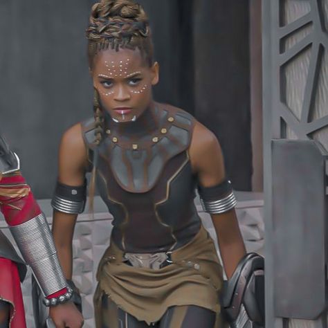 Shuri Icon, Black Panther Halloween Costume, Princess Shuri, Shuri Marvel, Panthers Outfit, Shuri Black Panther, Black Panther Costume, Black Panther 2018, Letitia Wright