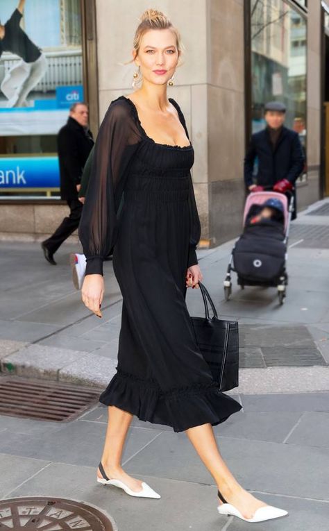 Black Dress White Heels, Karlie Kloss Street Style, Jodie Kidd, Karlie Kloss Style, Robyn Lawley, Models Outfits, Celebrity Style Inspiration, Fall Winter Trends, White Kitten