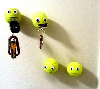 Tennis ball key holder tutorial #DIY #cute #supereasy | Taylor Rae Luster- Flights of Fancy Key Holder Ideas, Tennis Ball Crafts, Diy Key Holder, Market Day Ideas, Key Holder Diy, Diy Key, Eye Ball, Tennis Gifts, Deco Originale