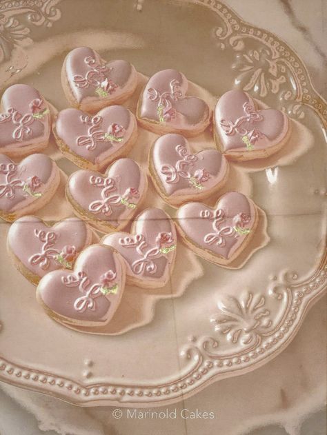 Pink Cookies Aesthetic, Milk And Cookies Aesthetic, Pink Bakery Aesthetic, Heart Pink Aesthetic, Bridal Dinner, Coquette Birthday, Italian Wedding Cakes, Pink Academia, Birthday Picnic