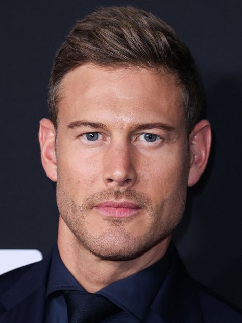 Tom Hopper, Men Celebrities, Me Caso, Leading Men, Man On The Moon, Men Faces, Eye Of The Beholder, Xmen, Male Face