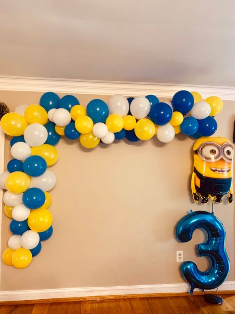 Minion Birthday Party Backdrop, Minions Birthday Theme Decoration, Minion Birthday Party Ideas Decorations, Minion Themed Birthday Party Decorations, Minion Balloon Garland, Minion Balloon Arch, Minion Birthday Decorations, Minion 3rd Birthday Party, Minion Photoshoot