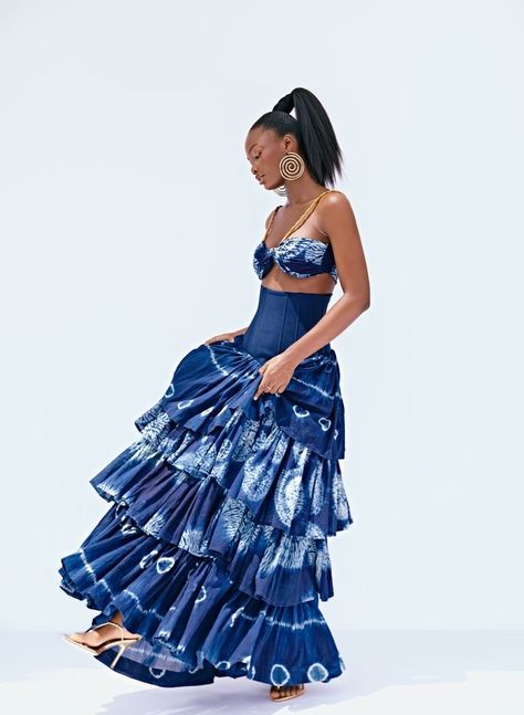 Shibori Dyeing, Ruffle Maxi Skirt, Gaun Fashion, Corset Fashion, Cultural Celebration, Summer Prints, African Design, African Attire, Looks Style