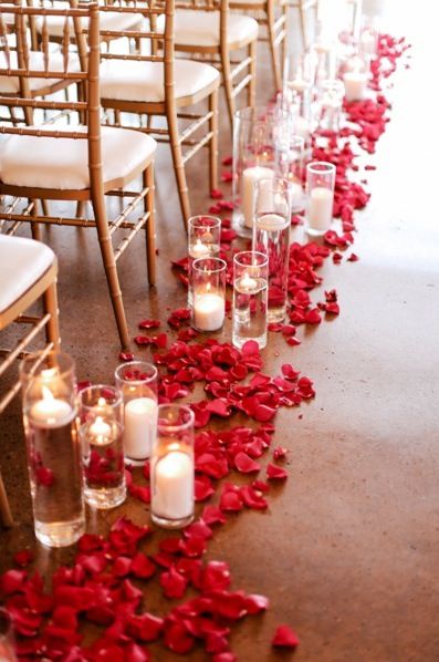 Wedding Aisle Decorations Rose Petals, Valentines Day Wedding Ceremony Decor, Red Roses Wedding Ceremony, Red N White Wedding, Red Rose Wedding Decor, Red White Gold Wedding, Red And White Wedding Decor, Gold And Red Wedding Theme, Summer Red Wedding