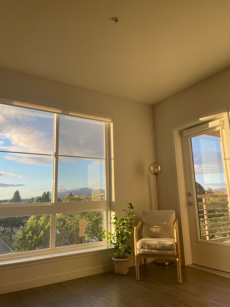 Room With Windows Aesthetic, Big Window Apartment, Apartment With Big Windows, Window Apartment, Apartment Views, Sunrise Apartment, Sunrise Window, Notion Images, Clean Room Aesthetic