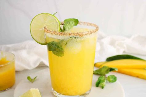 Mango Mocktail (Easy Virgin Mango Mojito) Mocktail Easy, Mango Mocktail, Coulis Recipe, Mango Coulis, Mango Drinks, Mango Mojito, Mojito Mocktail, Virgin Mojito, Mango Jam