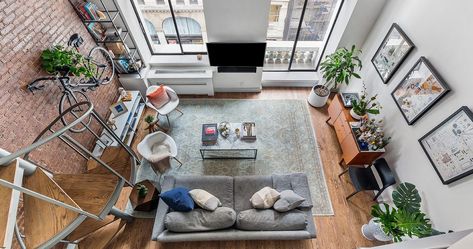 Bedroom New York, New York Loft Apartment, New York Apartment Interior, Wolf Like Me, Articles Design, Greenwich Village Apartment, New York City Apartments, Nyc Loft, Open Loft