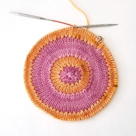 Knit A Circle How To, Knitted Circle Pattern, Circle Knitting Patterns, Knitting A Circle, Knit Circle Pattern, Knit A Circle, Circle Knitting, Pi Shawl, Knitted Circle