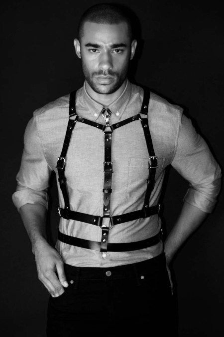 A men's look from Zana Bayne. Harness For Men, Harness Outfit, Zana Bayne, Harness Fashion, Fest Outfits, Body Harness, Leather Harness, Festival Looks, Future Fashion