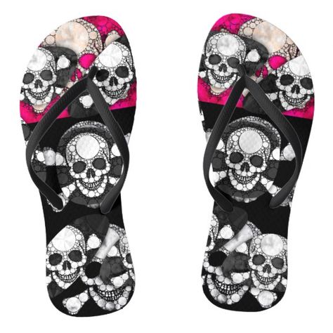 #flipflops #skulls #sandals Summer Pedicure Designs, Pedicure Ideas Summer, Pedicure Designs Summer, Ideas Pedicure, Motorcycle Wear, Summer Pedicure, Pattern Flip Flops, Skull Accessories, Pedicure Ideas