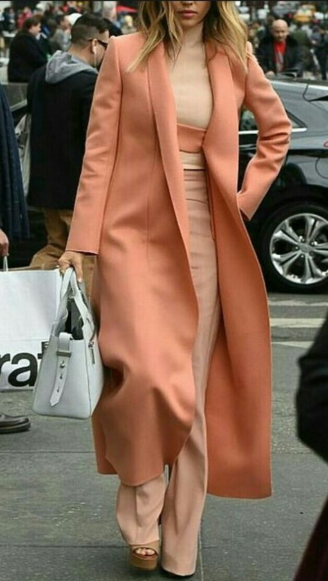 Paris Sunglasses, Peach Pants, Puppy Shoes, Healthy Aesthetic, Executive Woman, Runway Model, Business Chic, Power Dressing, Pink Coat