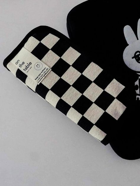 1pc Minimalist Black & White Checkerboard Pattern Pencil Case With Large Capacity, Stationery Box For Students | SHEIN EUQS Pattern Pencil Case, Canvas Black And White, Pencil Case Stationery, Ankle Socks Women, Stationery Storage, Checkerboard Pattern, Black And White Prints, Pencil Bags, Pen Case