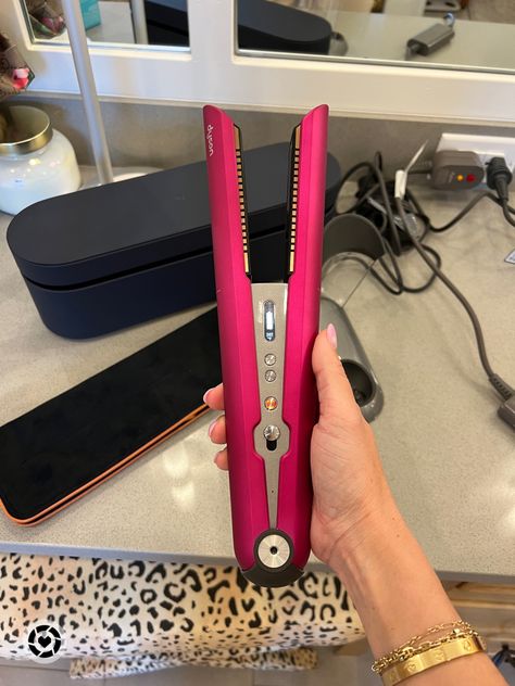 Hair Straightener Aesthetic, Dyson Corrale Straightener, Dyson Corrale, Beauty Influencer, Hair Stuff, Top Beauty Products, Tech Design, Beauty Blogger, Hair Tools