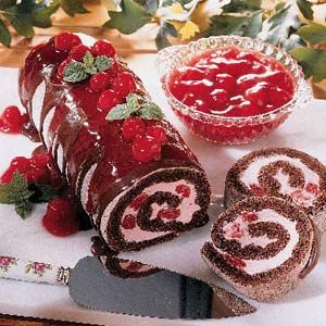 Chocolate Cherry Cream-Filled Log Rolled Cakes, Log Cakes, Yule Log Recipe, Yule Logs, Swiss Rolls, Roll Cakes, Yule Log Cake, Cake Rolls, Cake Roll Recipes