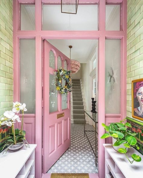 House Redo, Pink Door, Pink Houses, Door Ideas, Entry Way, Design Living Room, House Goals, Home Photo, House Inspo