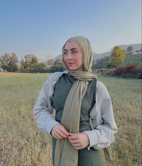 Mariam Kudsi Fits, Mariam Kudsi, Scarf Hacks, Modern Hijab, Muslim Girl, Fits Inspo, Casual Day Outfits, Hijabi Outfits, Hijabi Girl