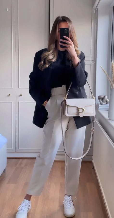 White Bags Outfit, White Crossbody Bag Outfit, Coach Tabby 26 Outfit, Coach Tabby Outfit, White Handbag Outfit, White Purse Outfit, Beige Bag Outfit, White Bag Outfit, Coach Bag Outfit