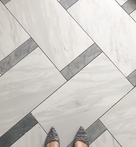 2 tone tile flooring Marble Granite Floor, Car Parking Flooring Pattern Granite, Granit Floor Design, Two Tone Tile Floor, Grey And White Floor Tile, Car Parking Tiles Floors, Flooring Patterns Layout, Car Porch Marble Floor Design, Car Parking Flooring Pattern