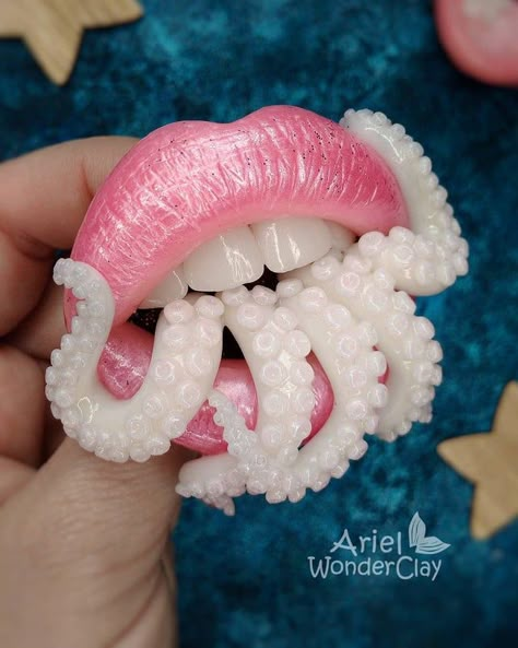 Polymer Clay Lips, Polymer Clay Octopus, Diy Cute Crafts, Cool Crafts Diy, For The Home Ideas, Clay Monsters, Baby Octopus, Diy Crafts For The Home, Sculpture Art Clay